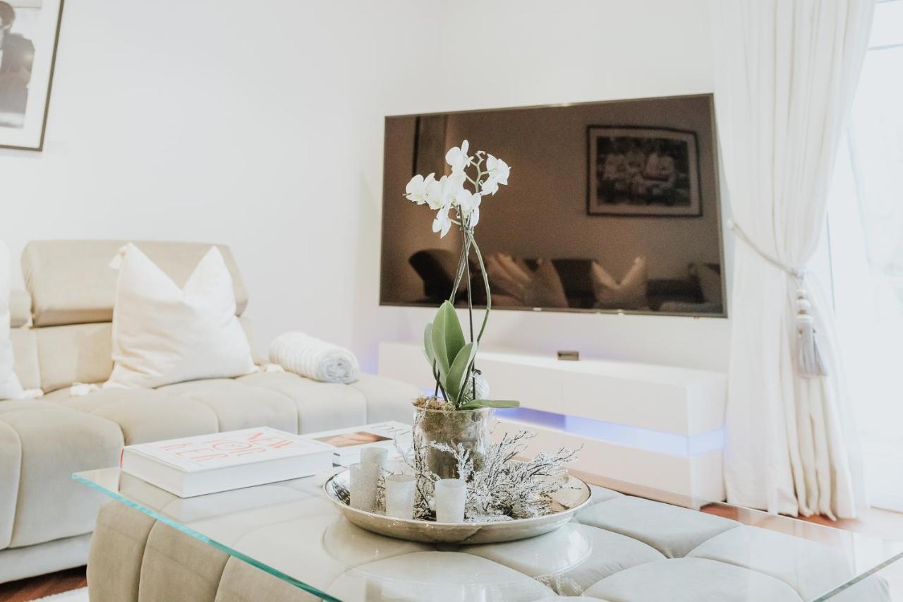 Luxury Penthouse ☆ ☆ ☆ ☆ ☆ Appartement Keulen
